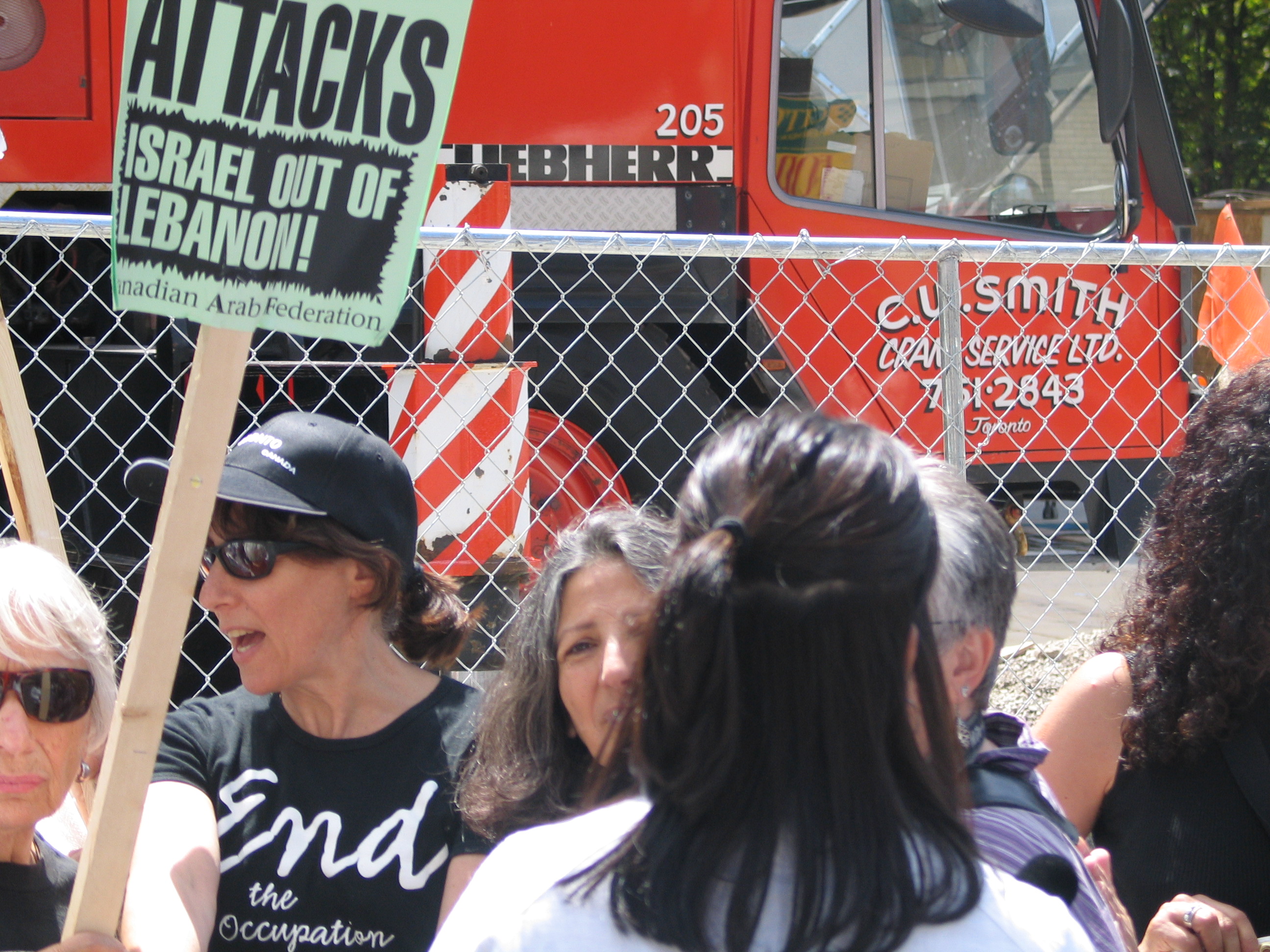 Miriam Garfinkle at Demonstration in Toronto 2006. Photo by Ulli Diemer.