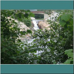 2009CG-0429-WhiteRockFalls - Photo by Ulli Diemer